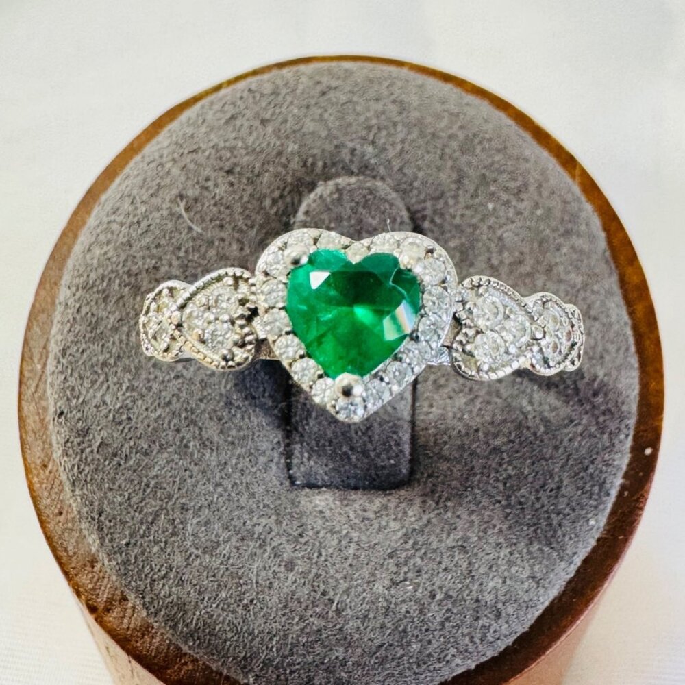 Green Cubic Zirconia Statement Ring VTG Solid Sterling Silver 925 Size 8.5